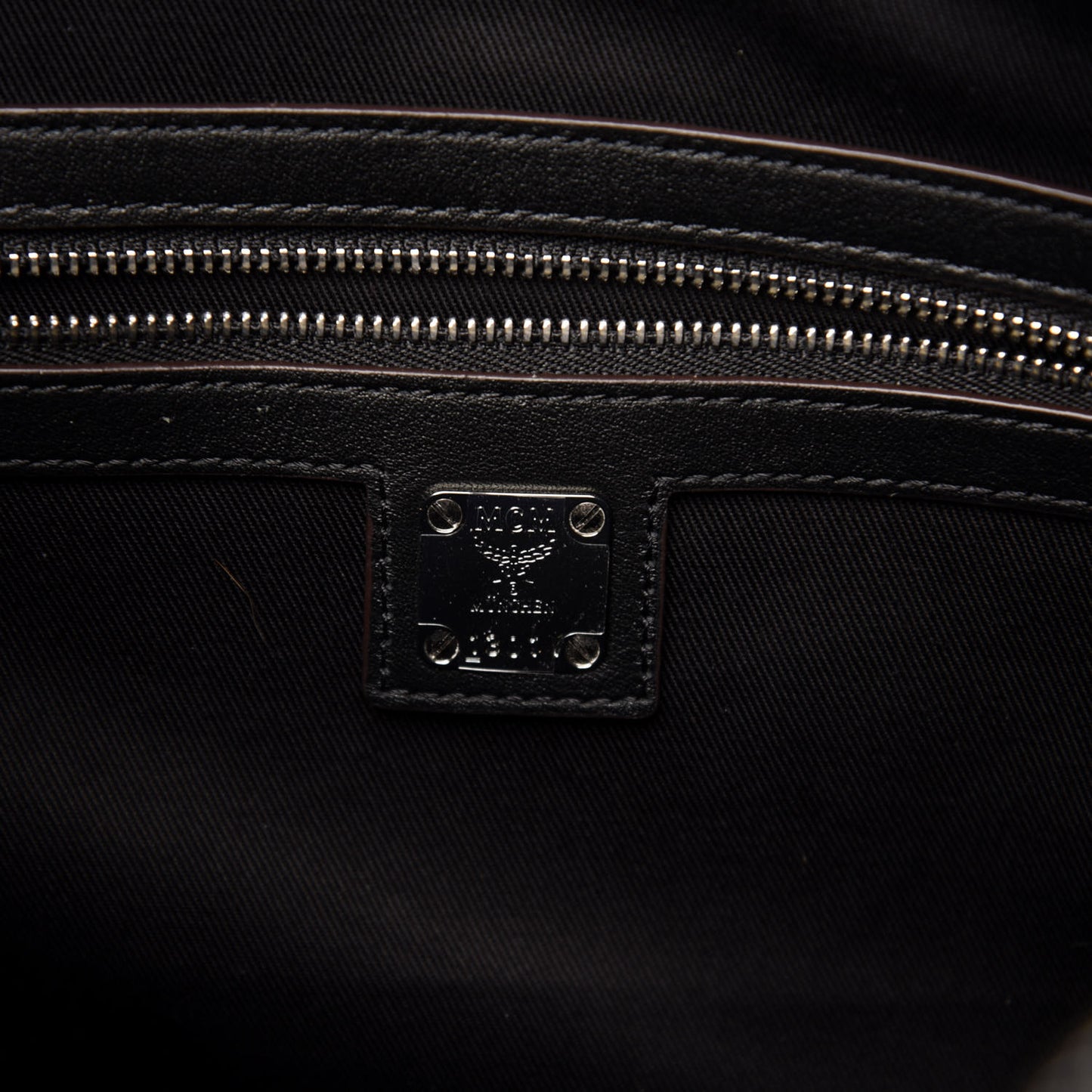 Calfskin Ottomar Medium Klara Hobo Black