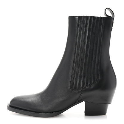 Fendi Vitello Ankle Boots 38.5 Black 1 of 9