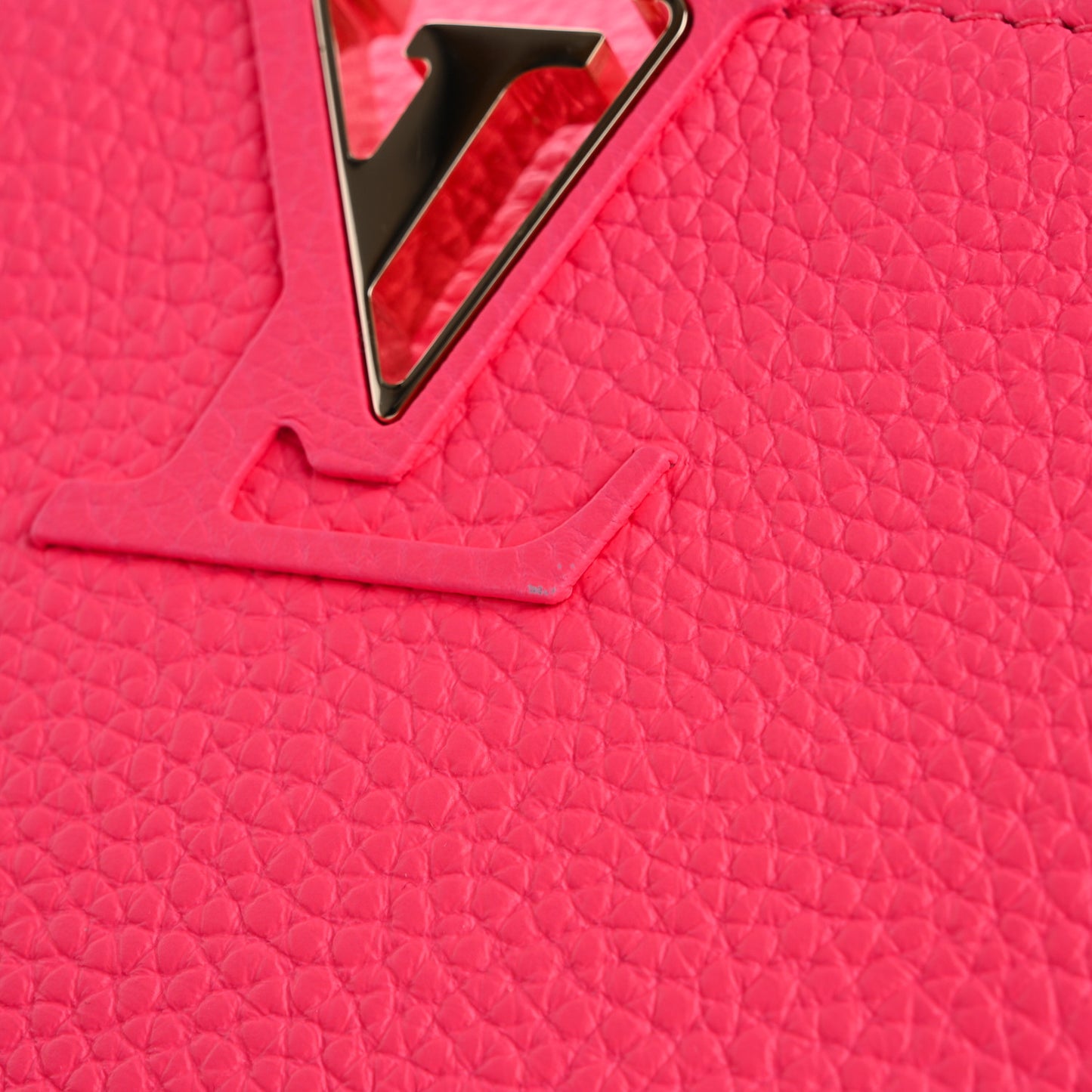 Taurillon Monogram Tuffetage Capucines Mini Fluo Pink