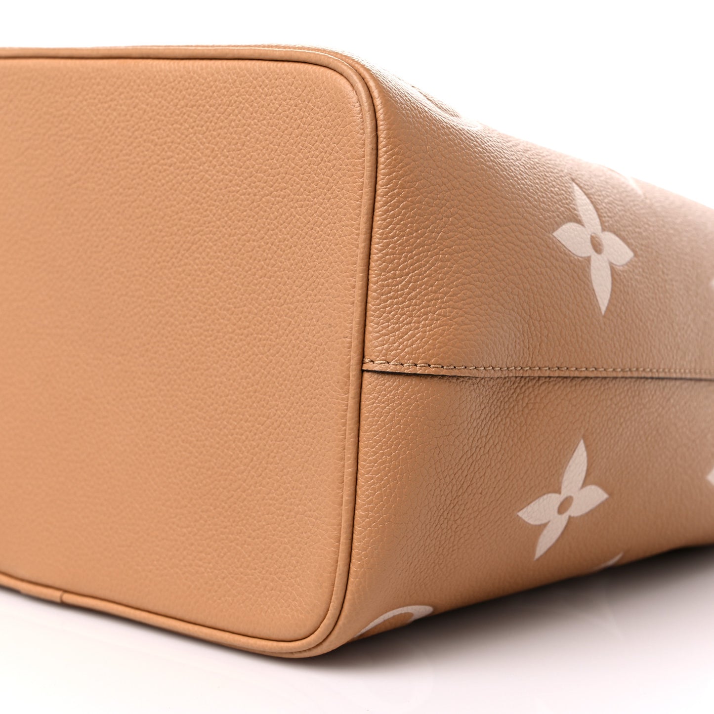 Empreinte Monogram Giant Neonoe MM Arizona Beige