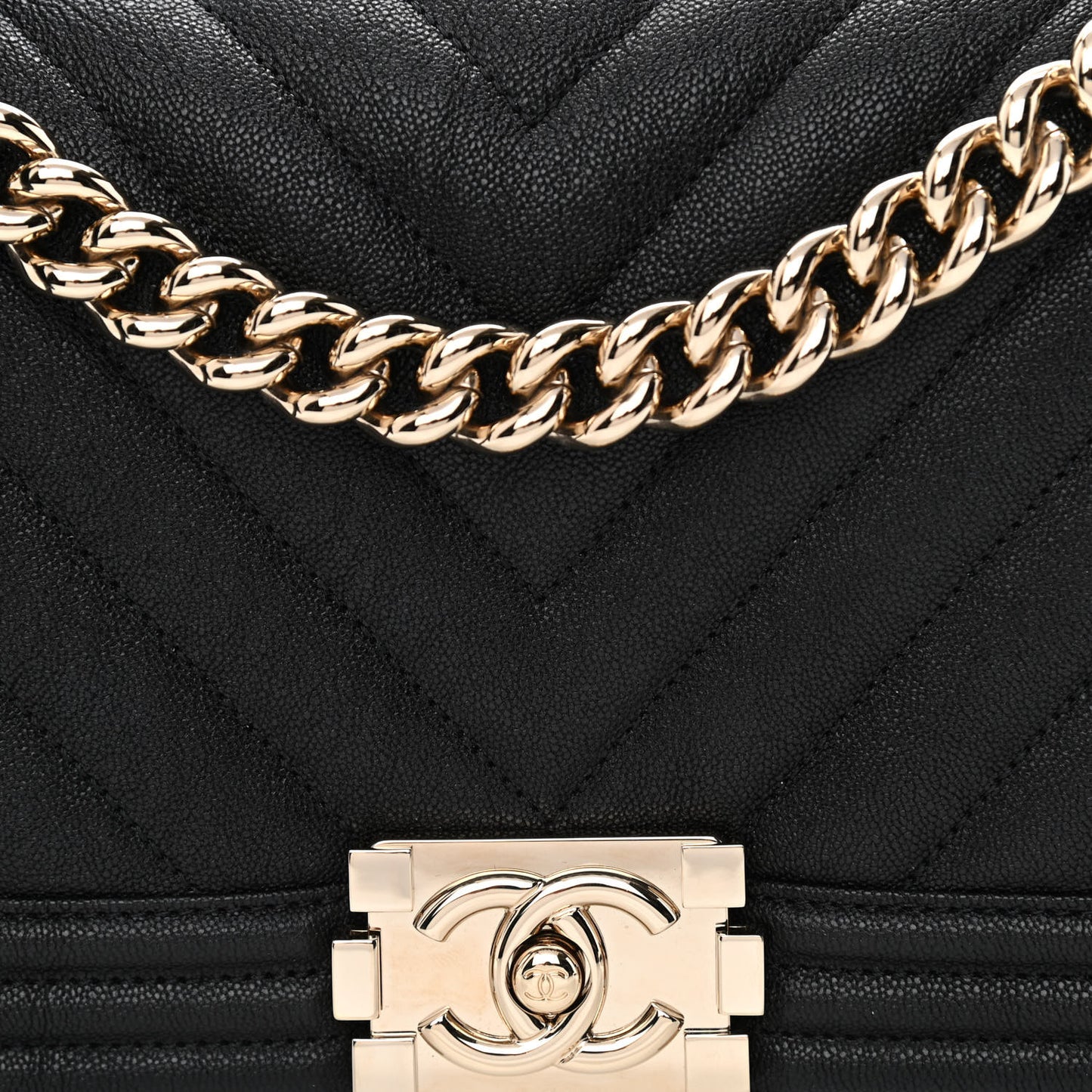 Caviar Chevron Quilted Medium Boy Flap Black