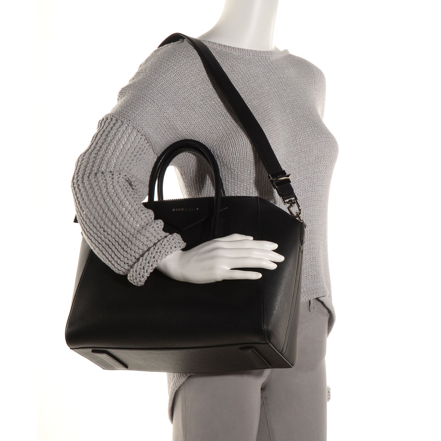 Sugar Goatskin Medium Antigona Black