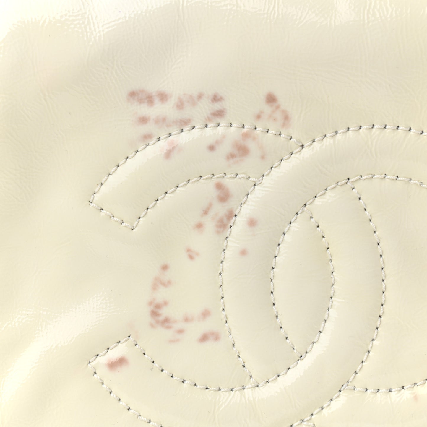 Crinkled Patent Modern Chain Flap White