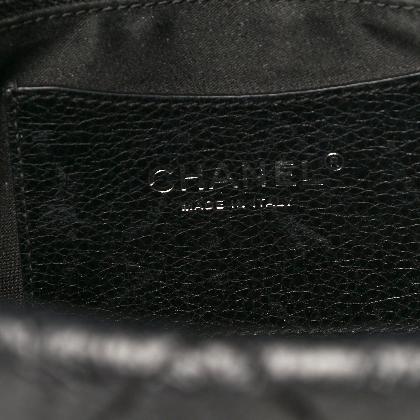Glazed Calfskin Stitched On The Road Flap Black