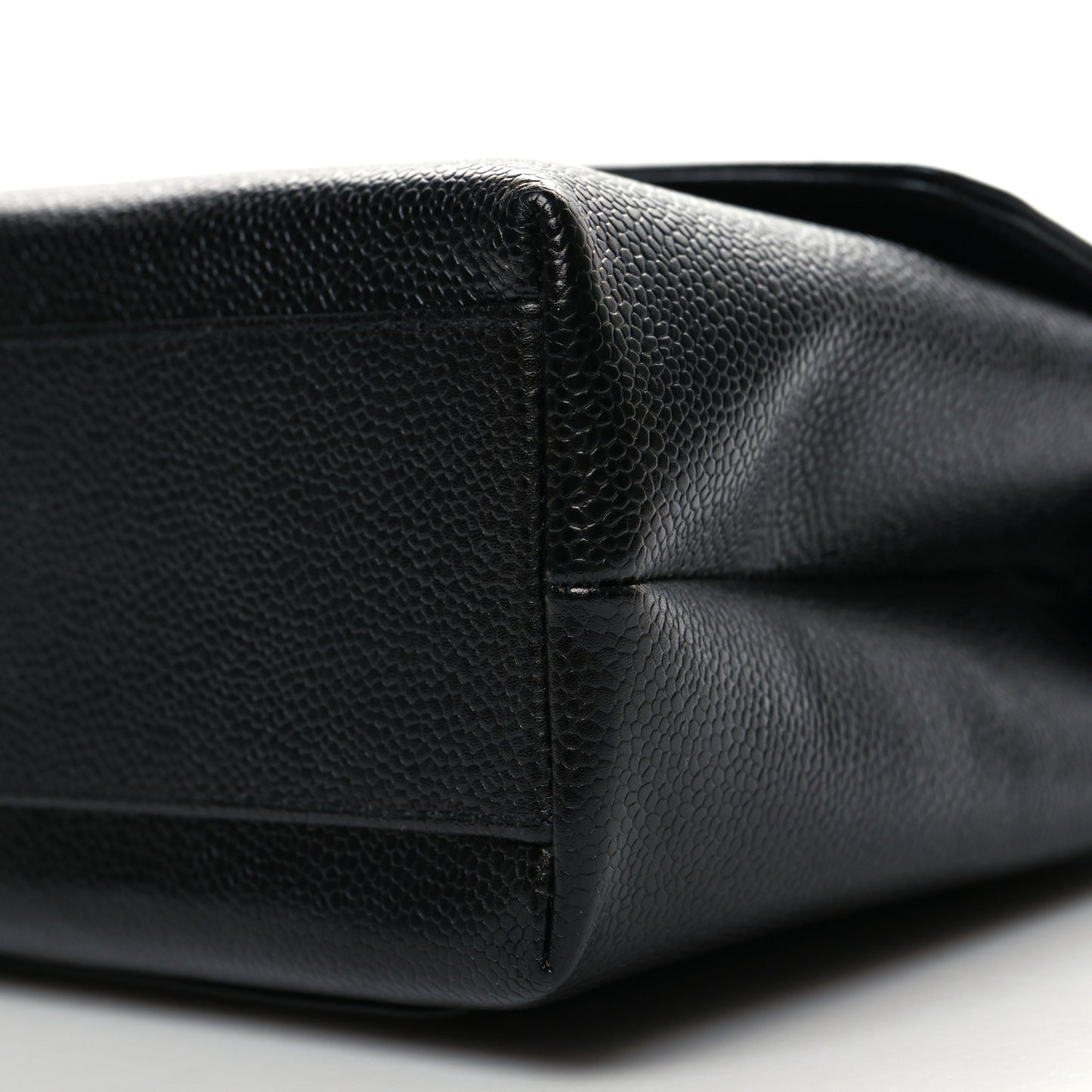 Caviar Medium Kelly Flap Black