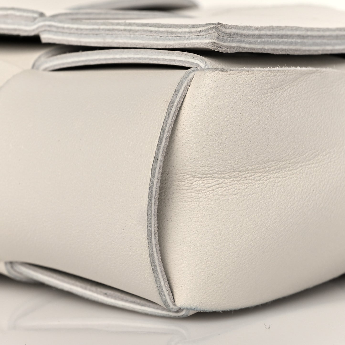 Nappa Maxi Intreccio The Belt Cassette Bag White