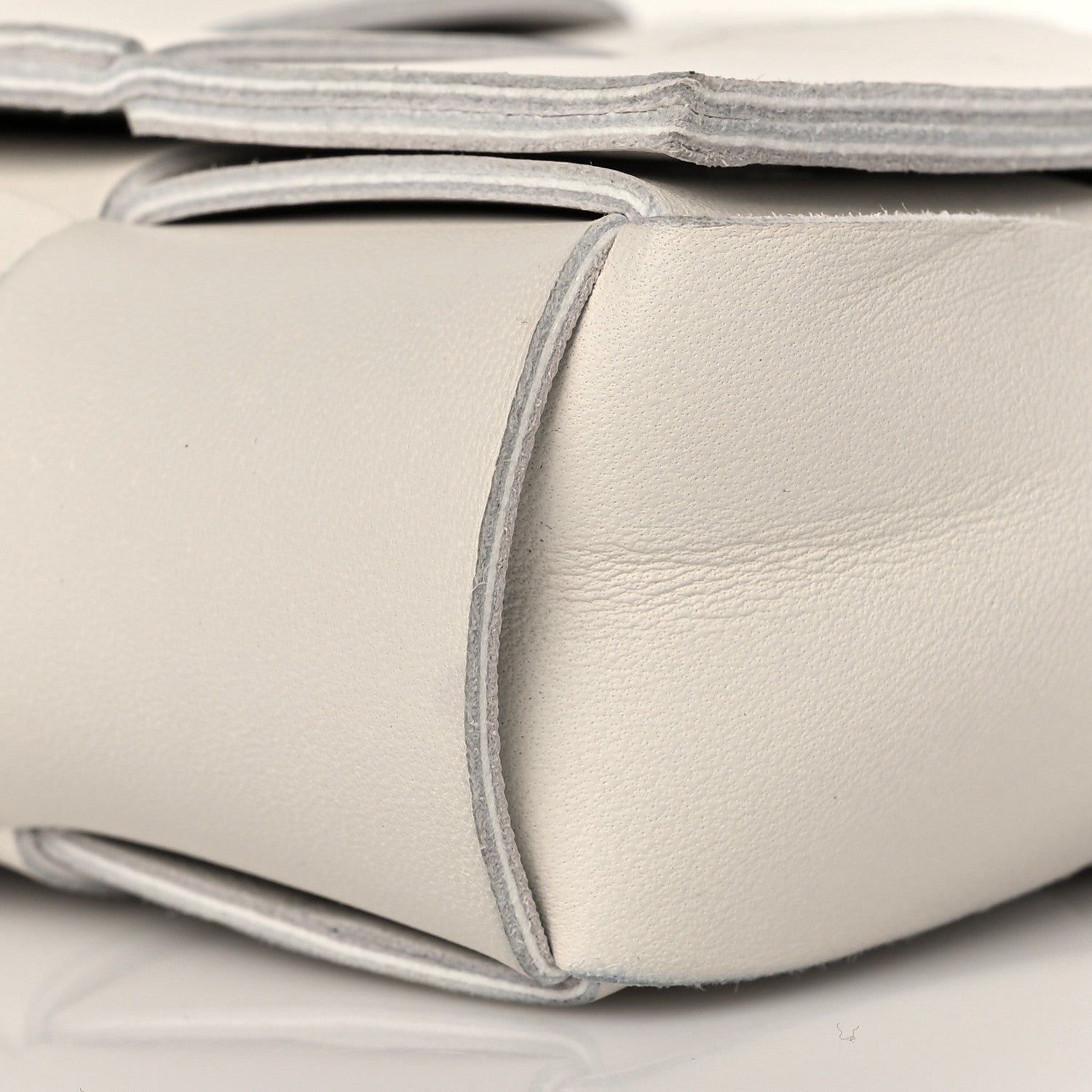 Bottega Veneta Nappa Maxi Intreccio The Belt Cassette Bag White 9 of 12