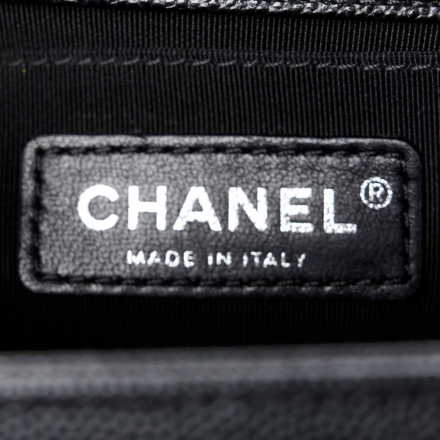 Caviar Quilted Medium Boy Flap Black