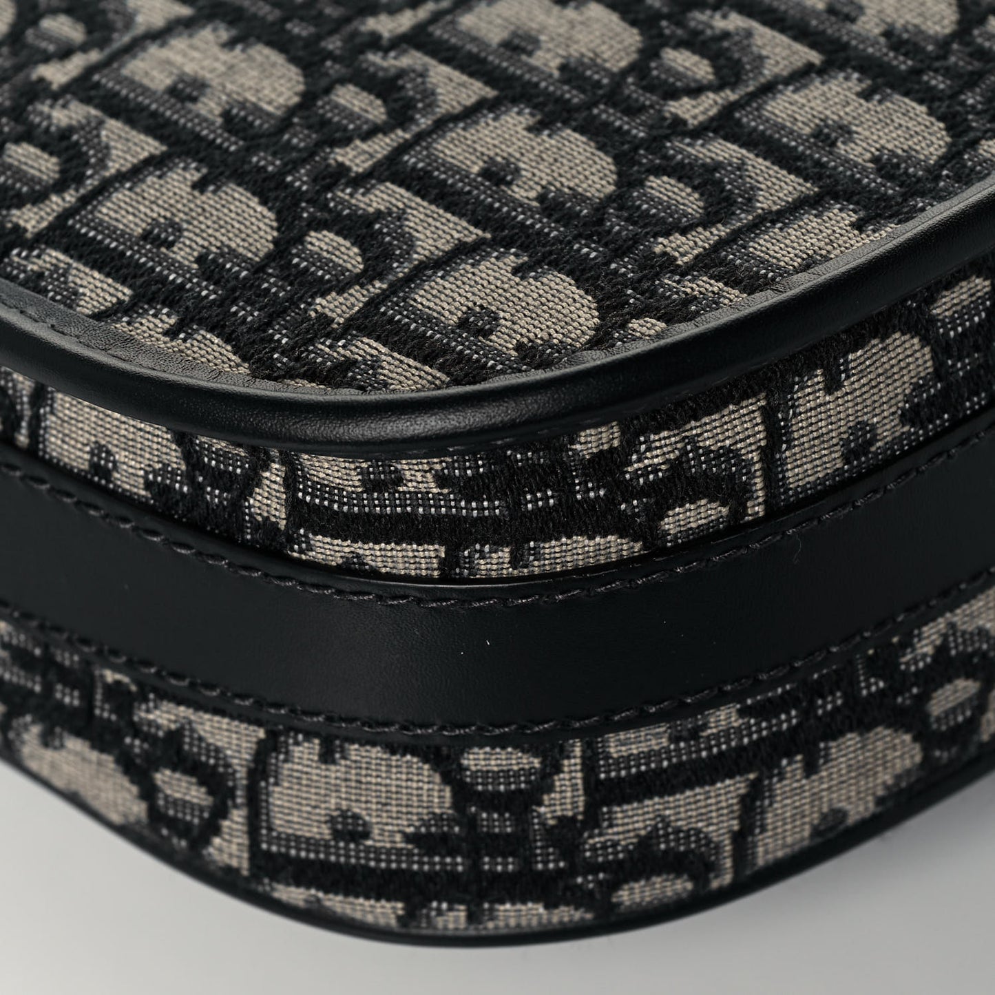 Oblique Medium Bobby Flap Blue