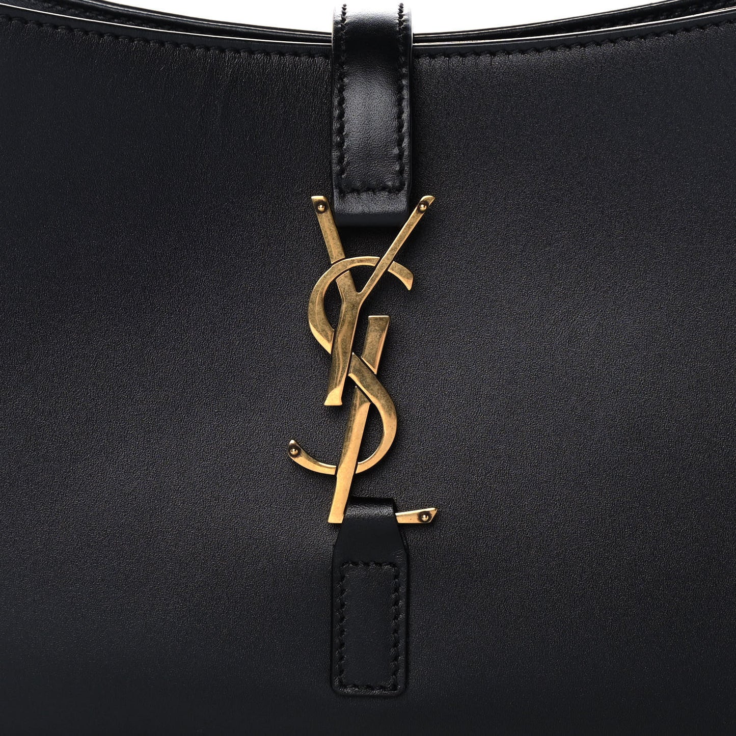 Smooth Calfskin Le 5 A 7 Hobo Black
