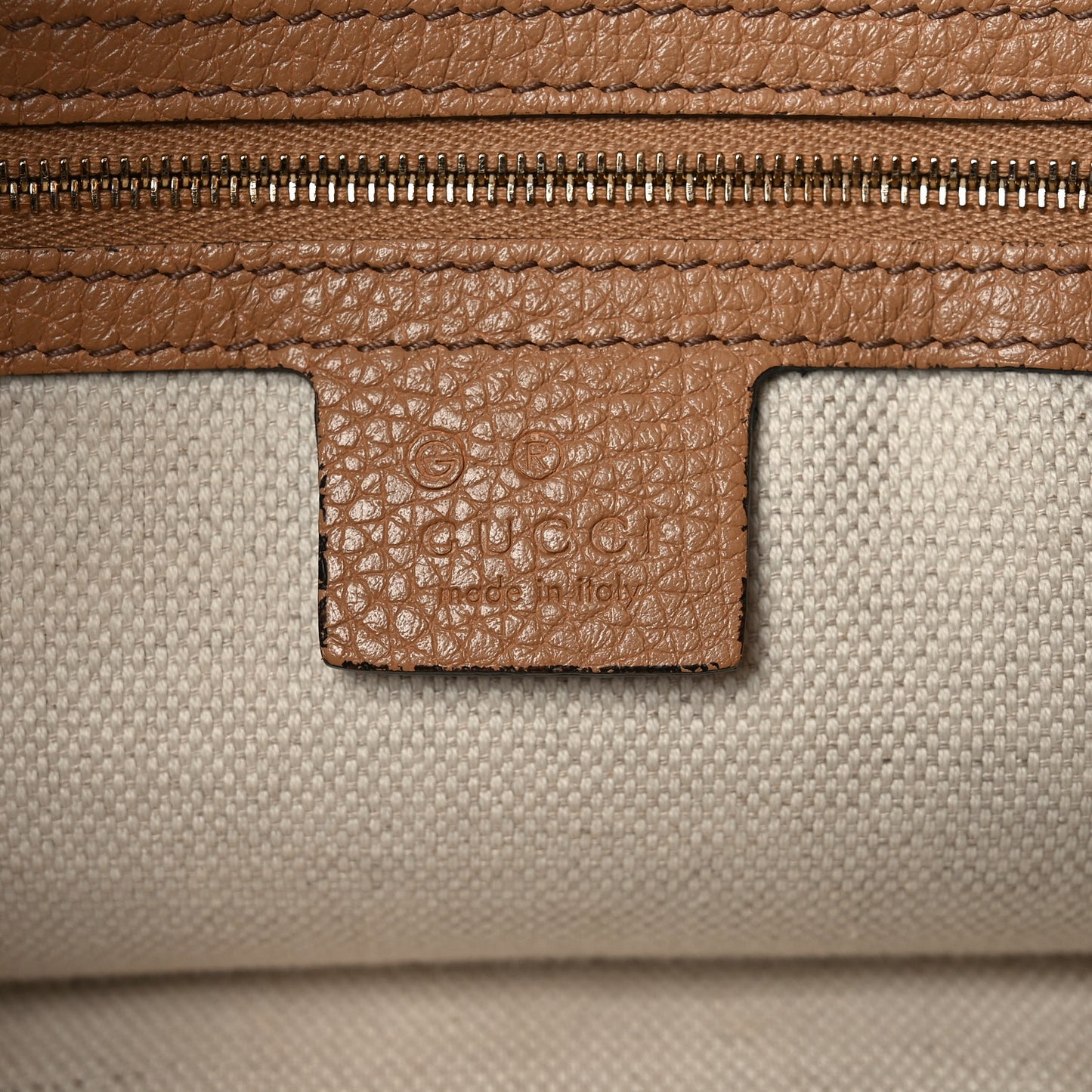Pebbled Calfskin Large Soho Hobo Camelia