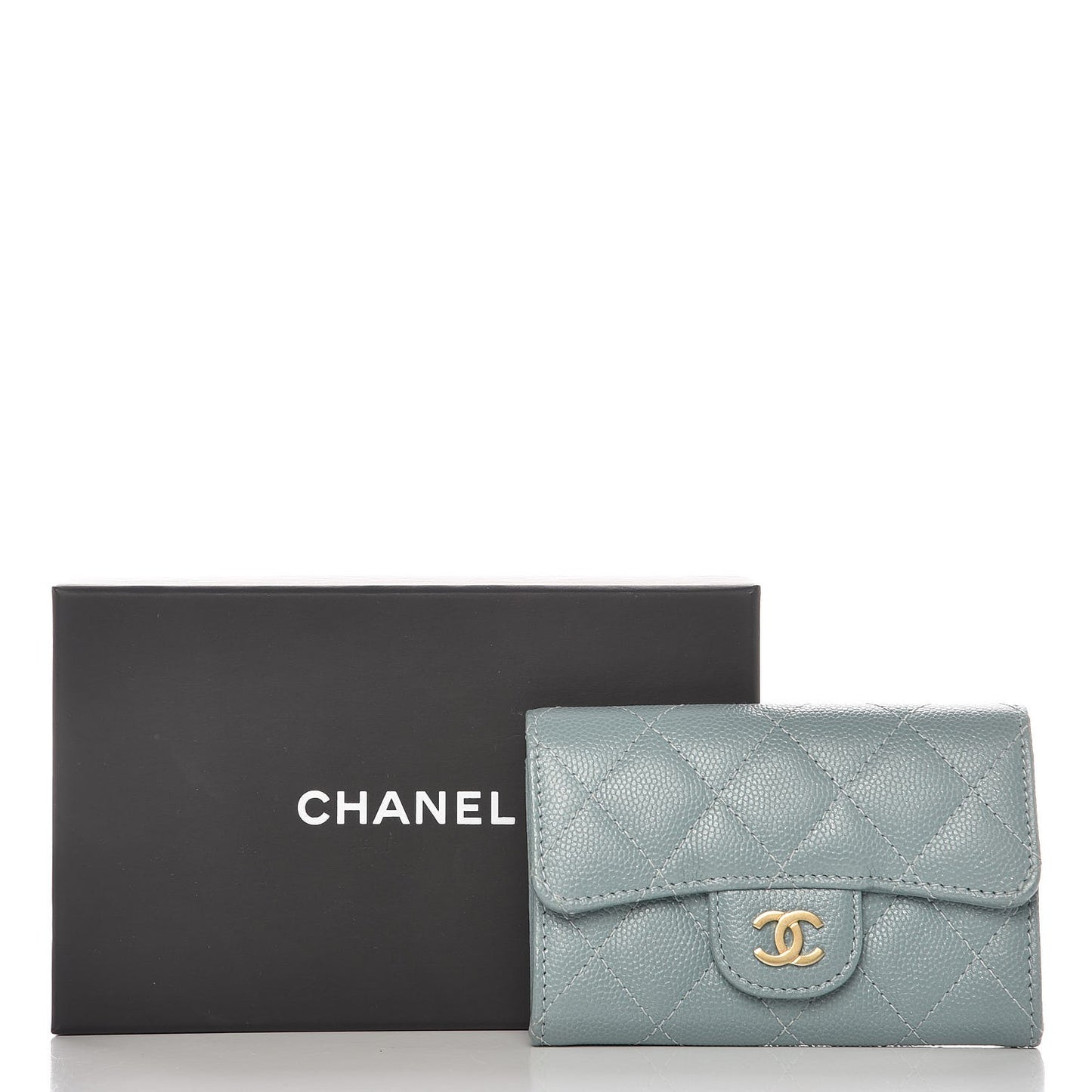 Iridescent Caviar Quilted Card Holder Light Blue