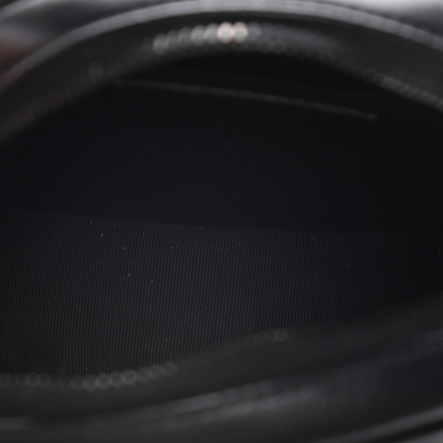 Calfskin Matelasse Chevron Round Vinyle Camera Bag Black
