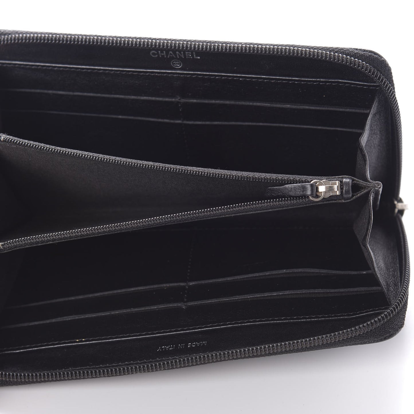Caviar Timeless CC Large Gusset Zip Around Wallet Black