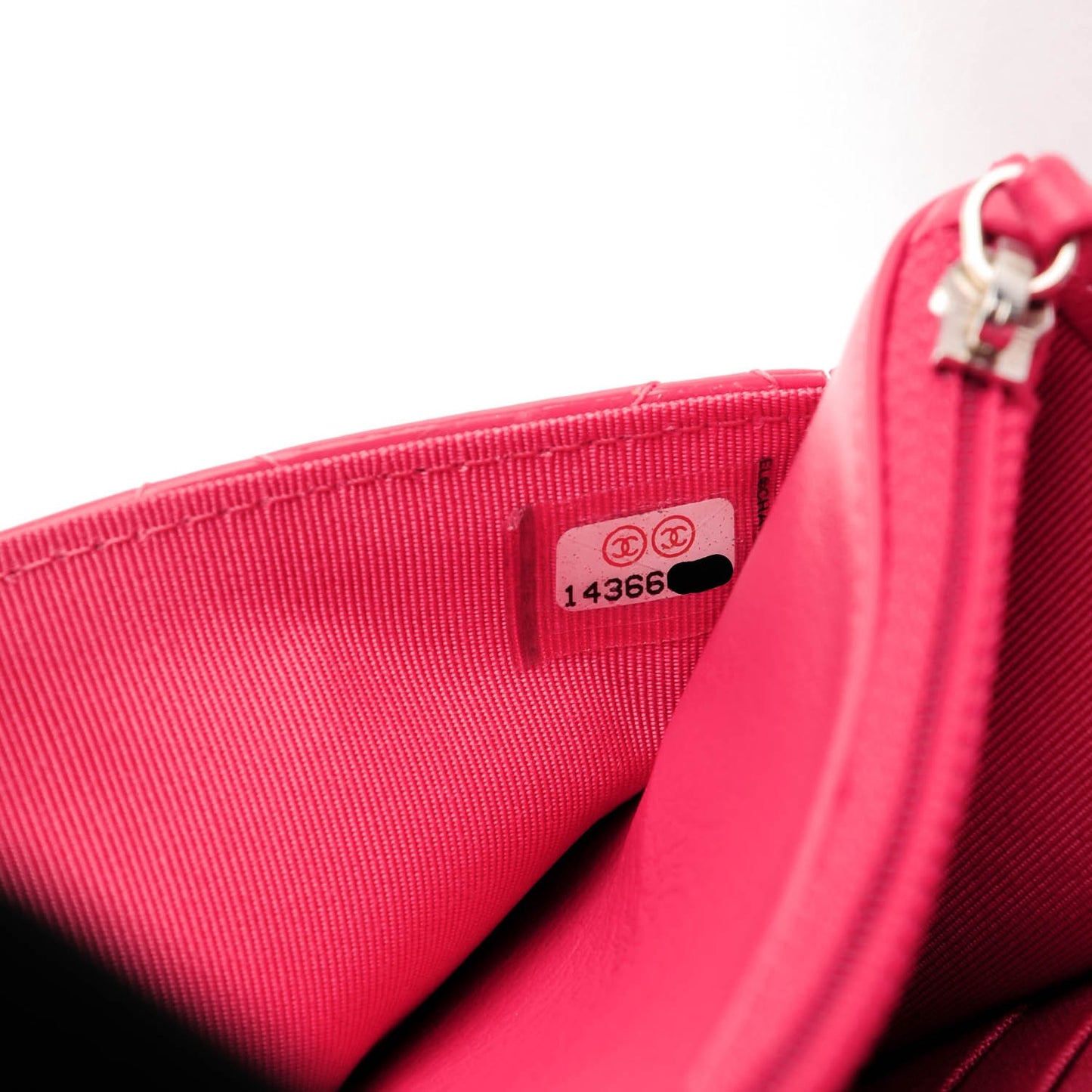Patent Quilted Wallet On Chain WOC Pink