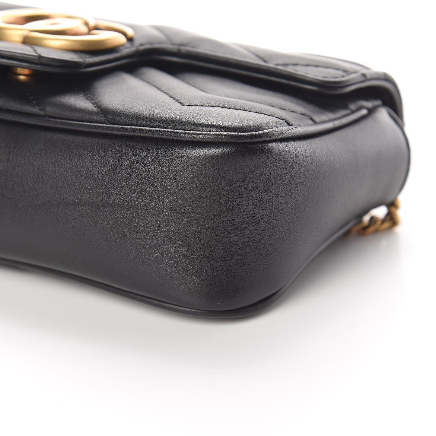 Calfskin Matelasse Super Mini GG Marmont Shoulder Bag Black