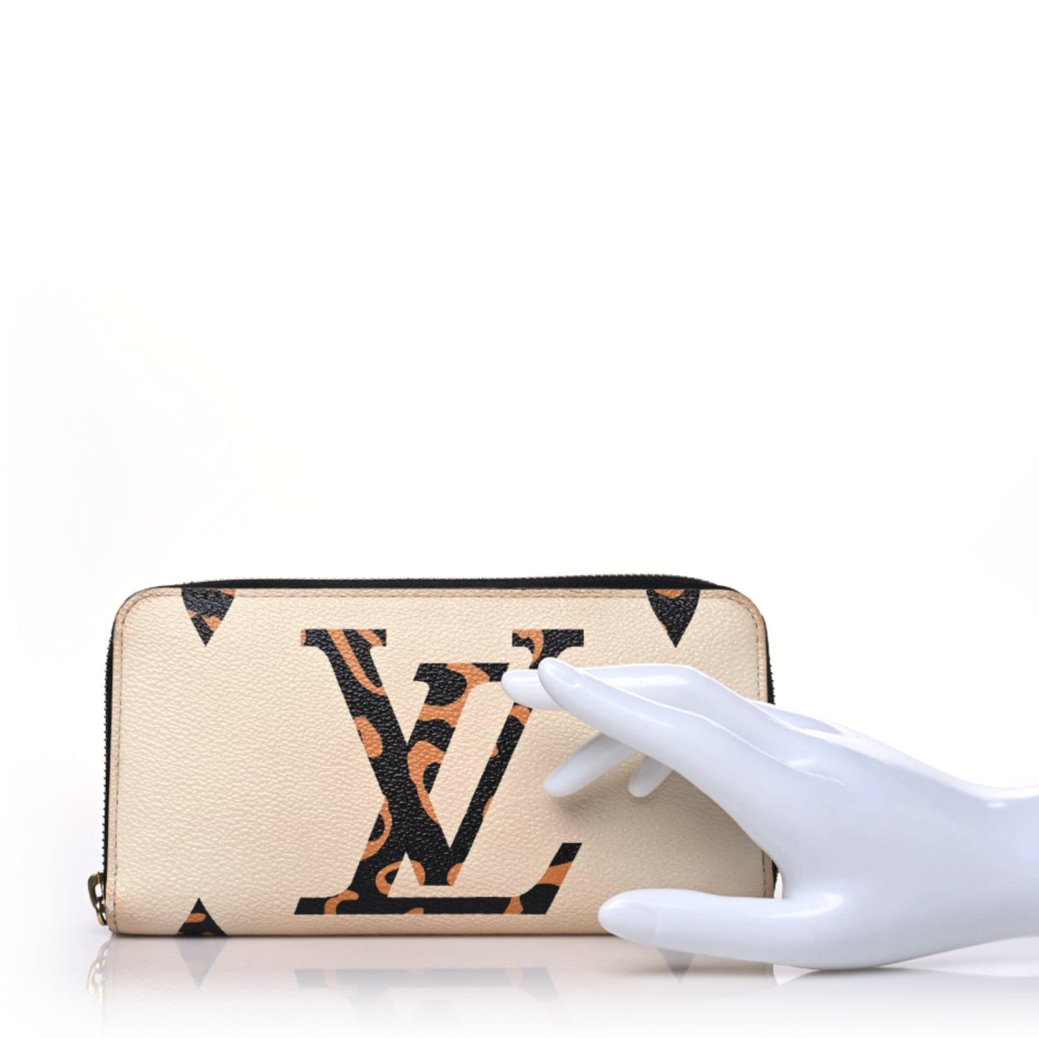 Louis Vuitton Monogram Giant Jungle Zippy Wallet Ivory 2 of 17
