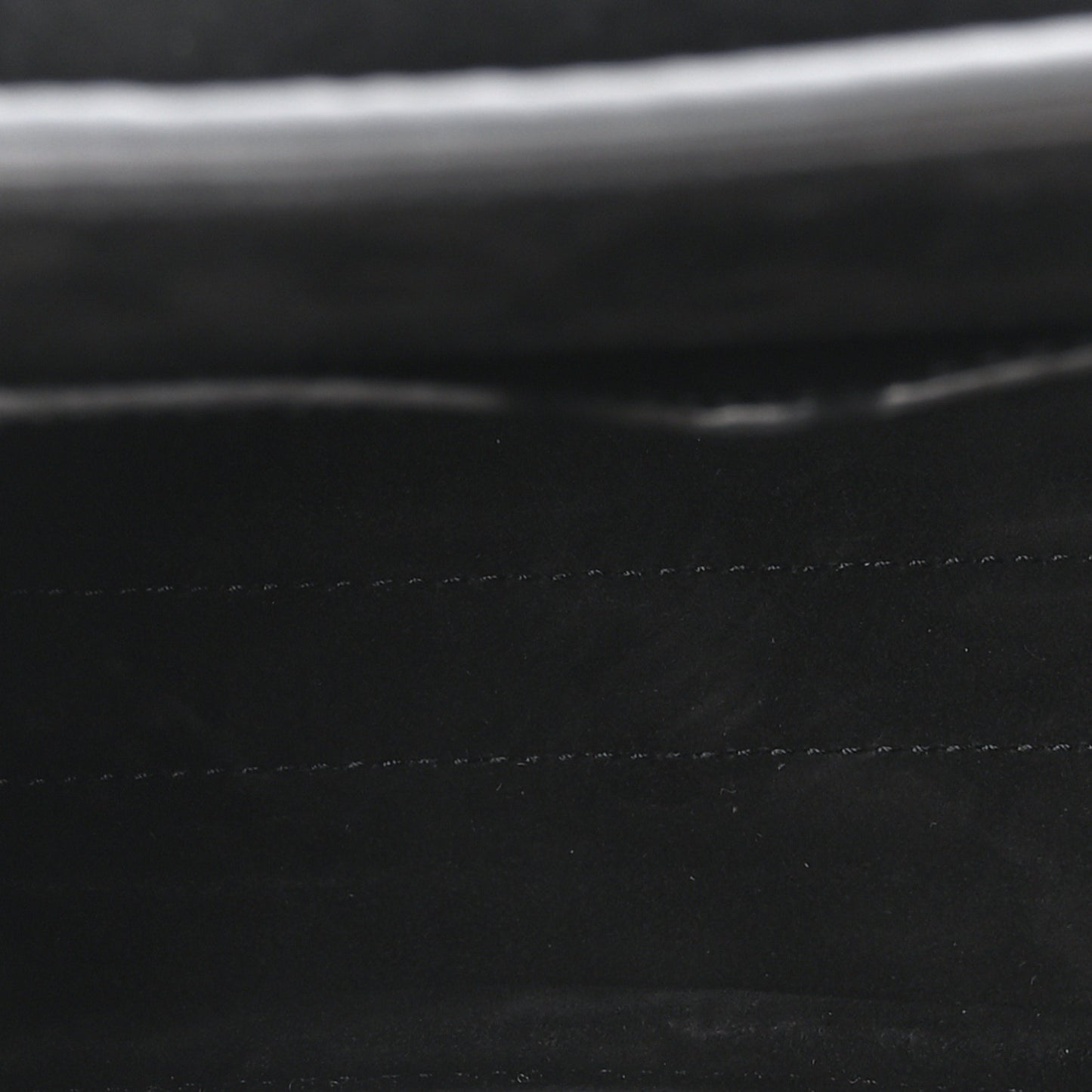 Grained Calfskin Medium Bobby Flap Black