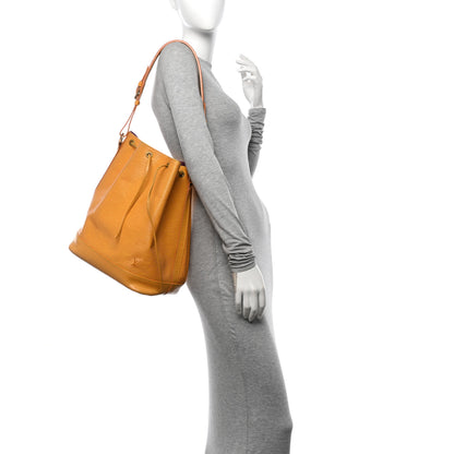 Louis Vuitton Epi Noe Tassil 2 of 14