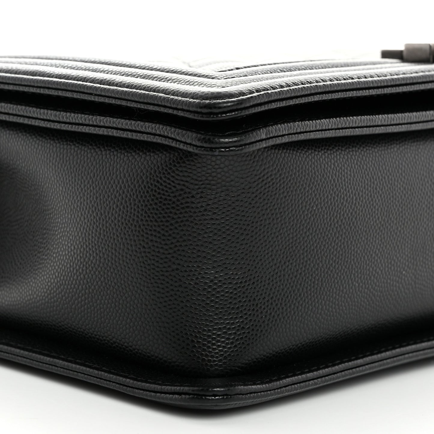 Caviar Quilted New Medium Boy Flap Black