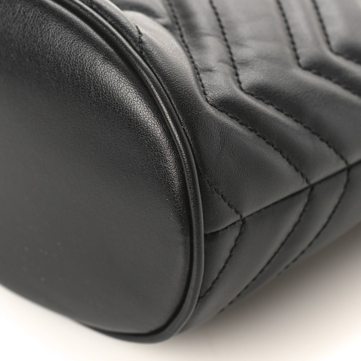Calfskin Matelasse Mini GG Marmont 2.0 Bucket Bag Black