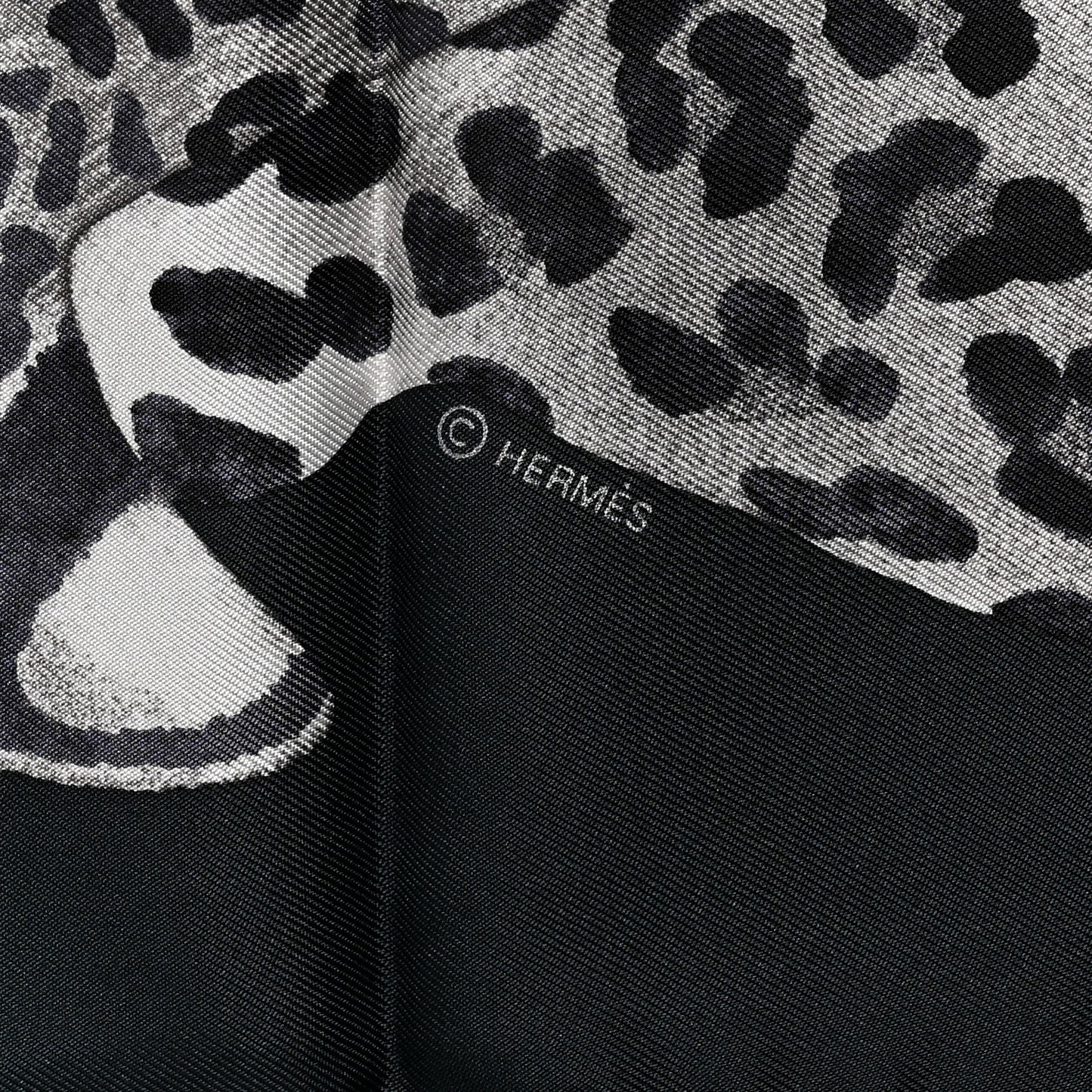 Silk Twill Lazy Leopardesses Scarf 90 Vert Black Gris