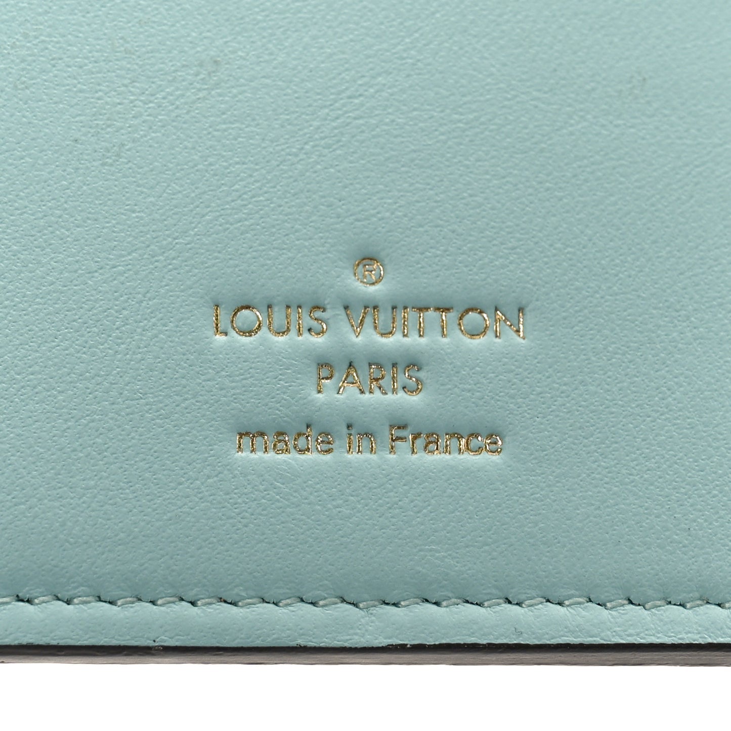 Taurillon LV Vertical Capucines Wallet Galet Aquamarine