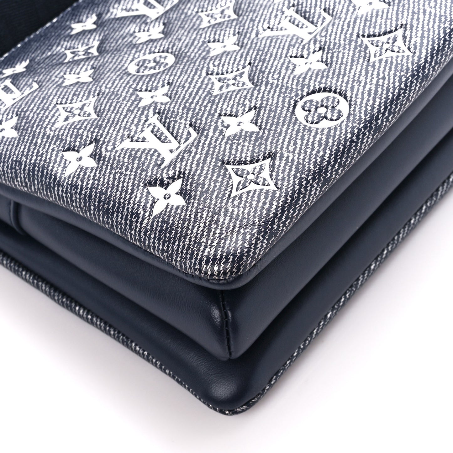 Lambskin Printed Monoglam Coussin PM Blue