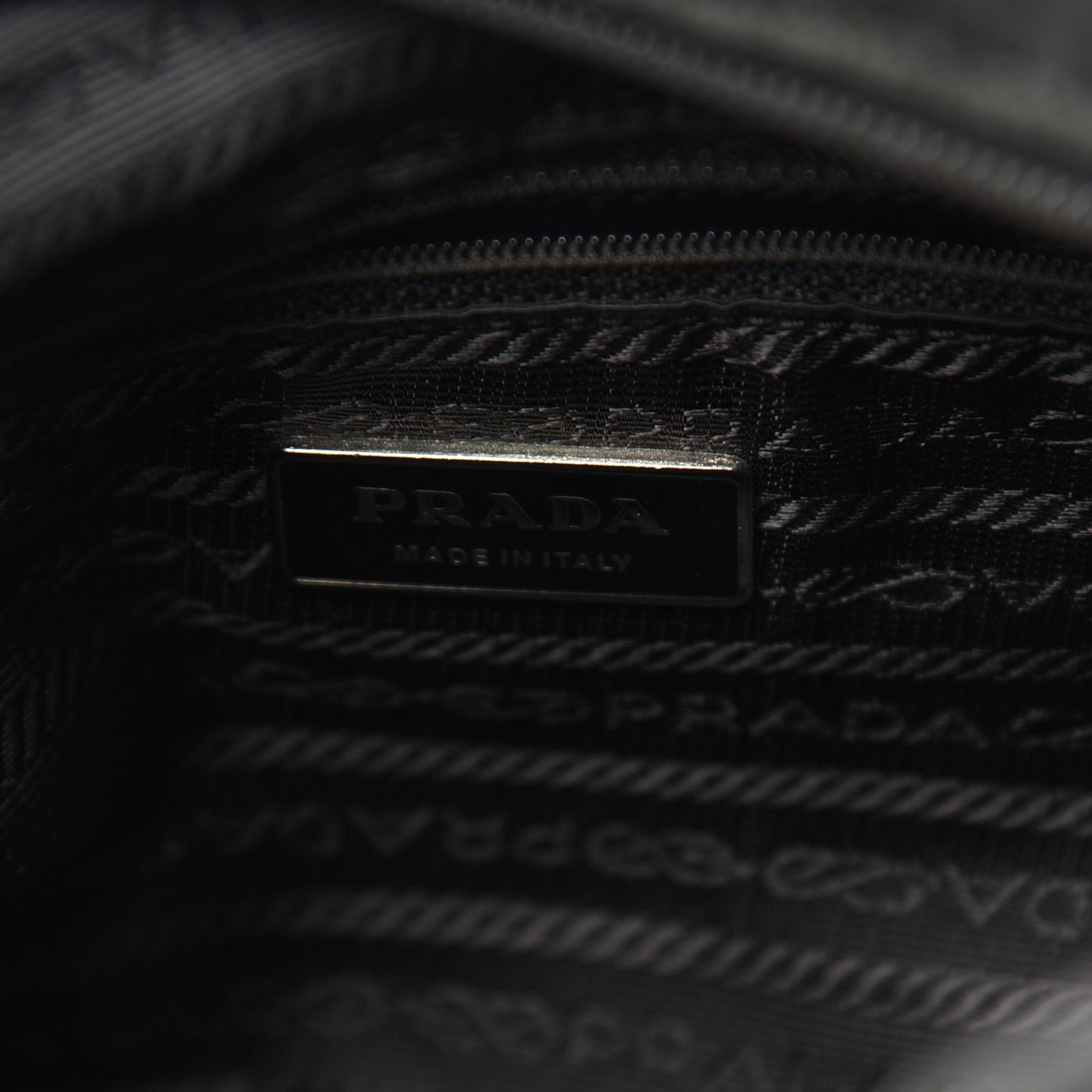 Nylon Vela Messenger Black