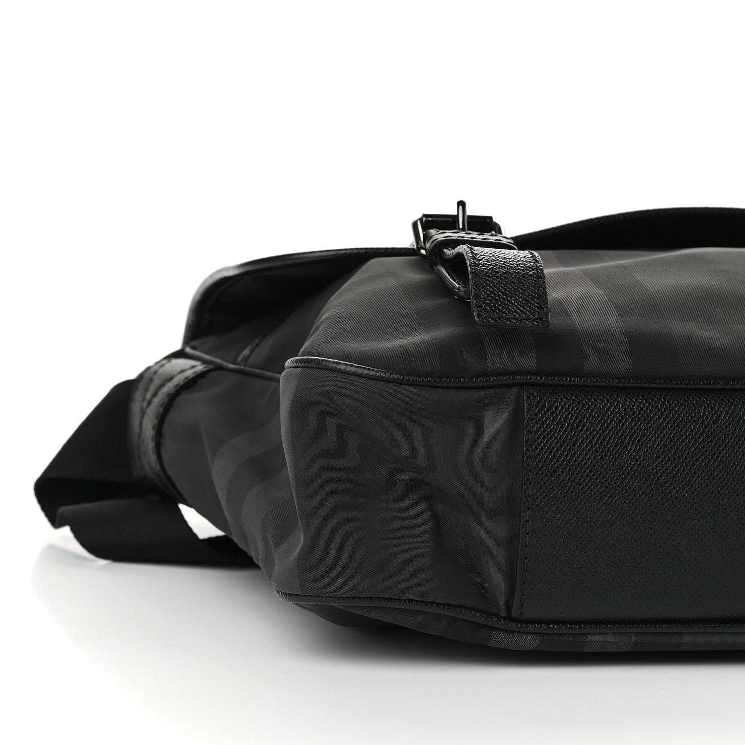 Burberry Smoked Check Medium Elgin Messenger Bag Black 7 of 8