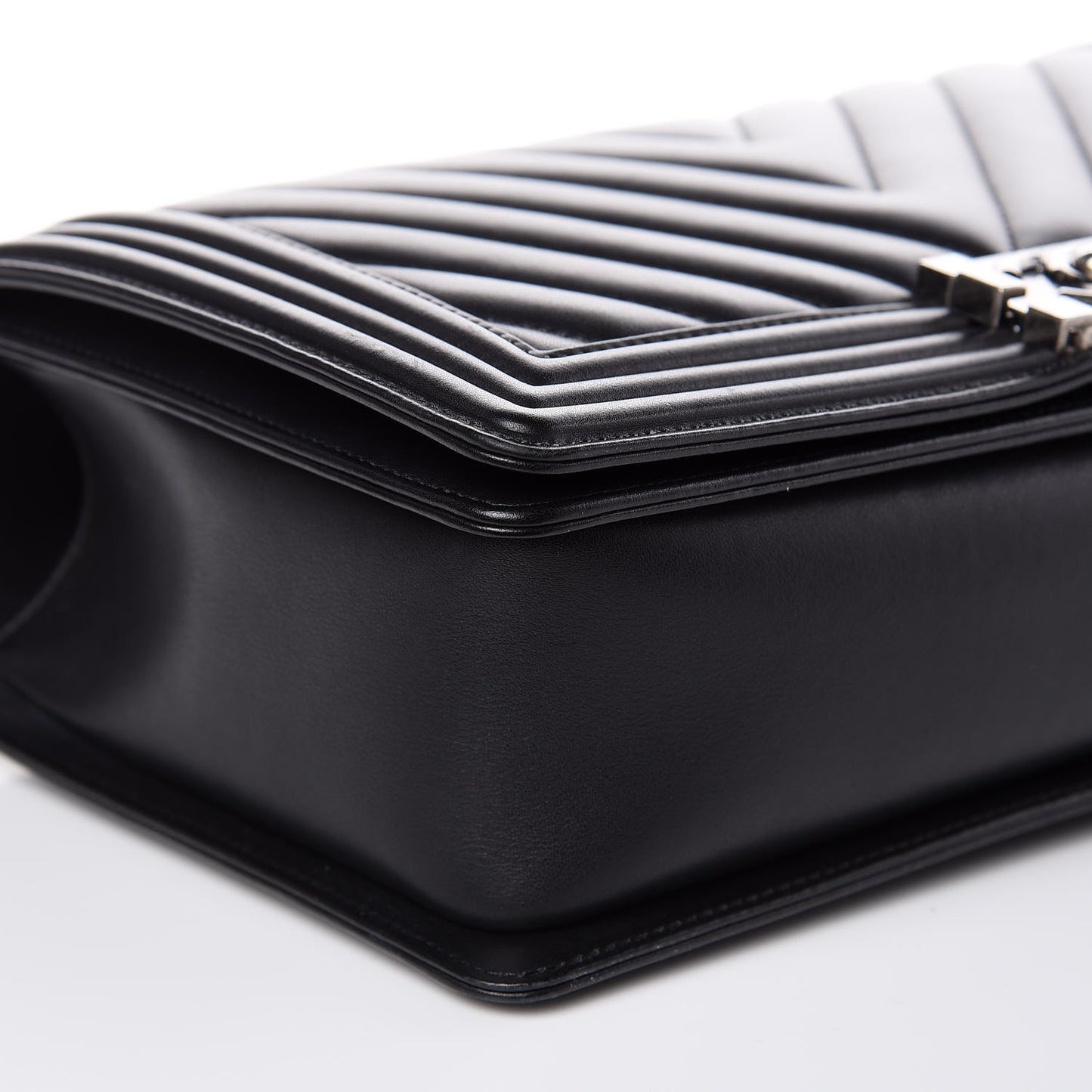 Calfskin Chevron Quilted New Medium Boy Flap Black