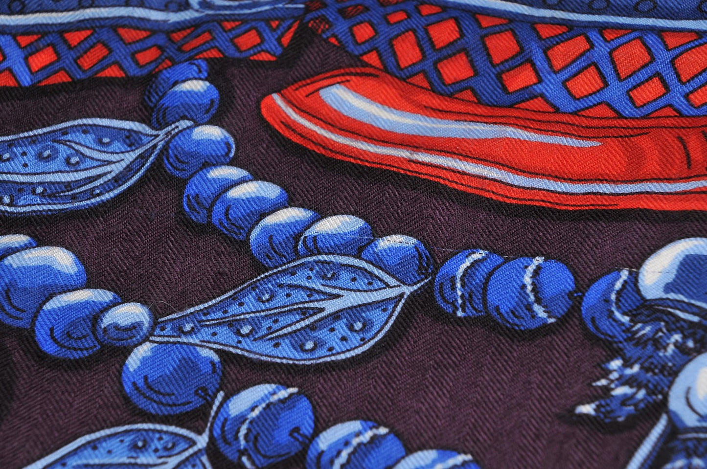 Cashmere Silk Zenobie Reine De Palmyre 140 Aubergine Bleu Dur Rouge