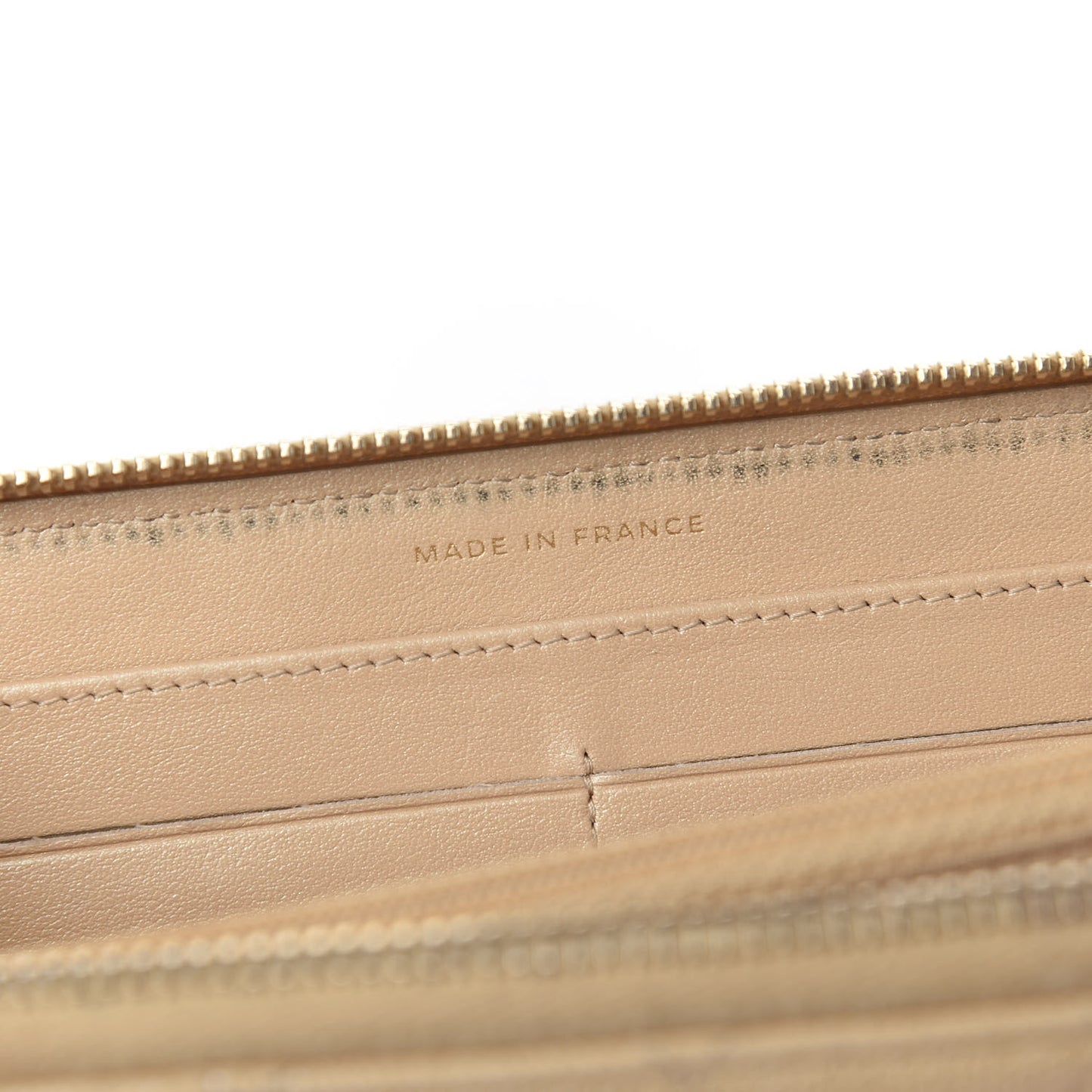 Iridescent Caviar Quilted Large Gusset Zip Around Wallet Beige Clair