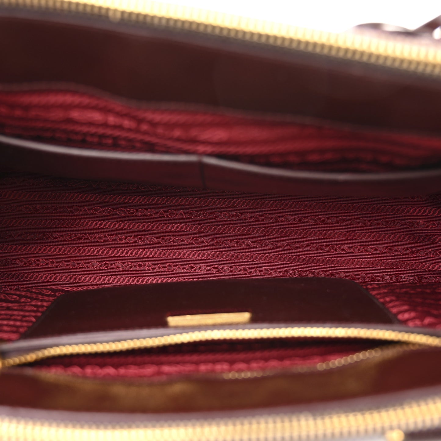 Saffiano Vernice Galleria Front Pocket Tote Cherry