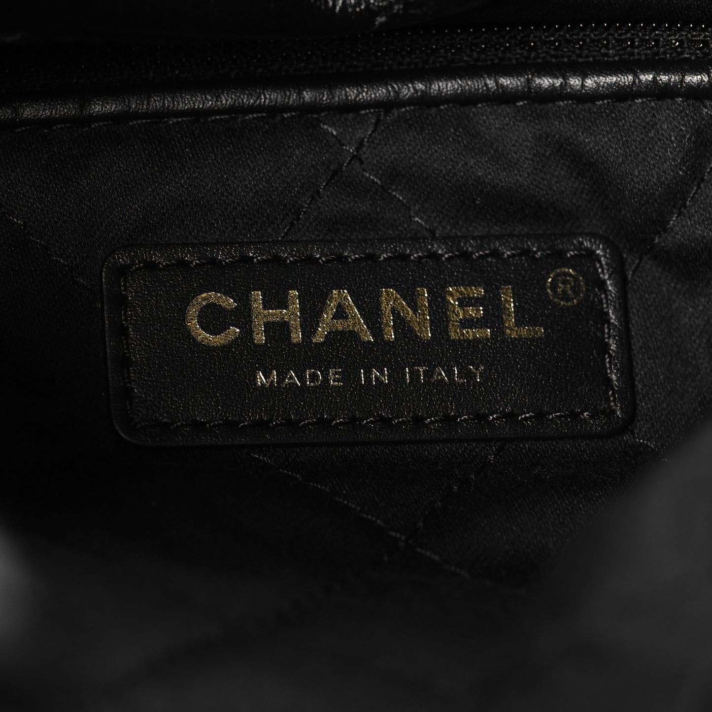 Shiny Calfskin Quilted Chanel 22 Black
