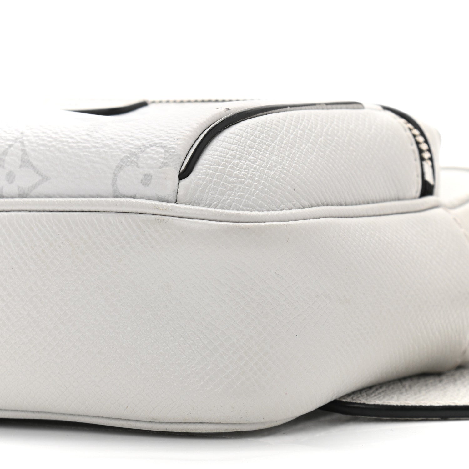 Louis Vuitton Taiga Monogram Outdoor Bumbag White 9 of 10
