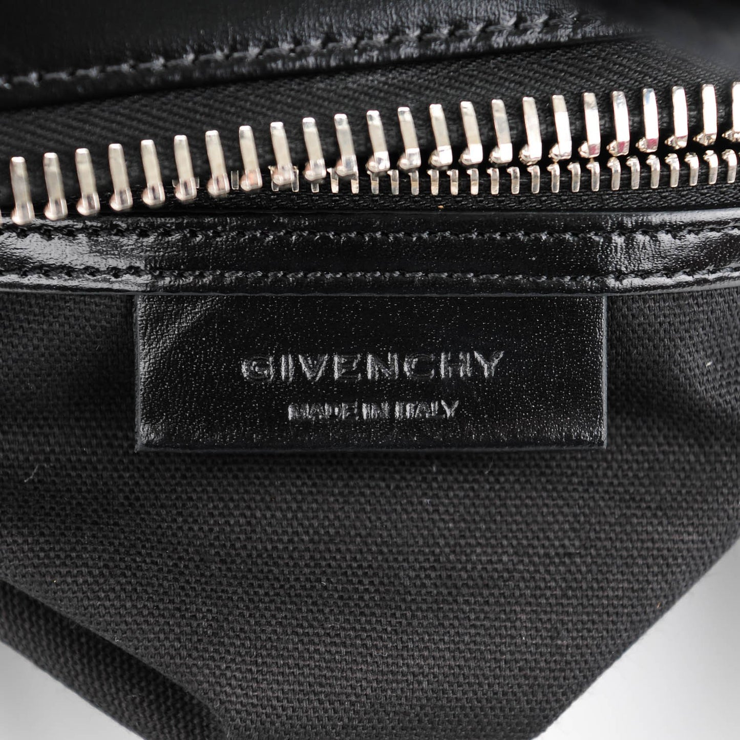 Shiny Lord Calfskin Small Antigona Black