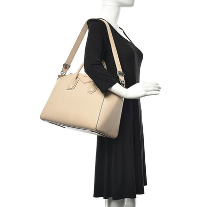 Givenchy Sugar Goatskin Medium Antigona Skin 2 of 24