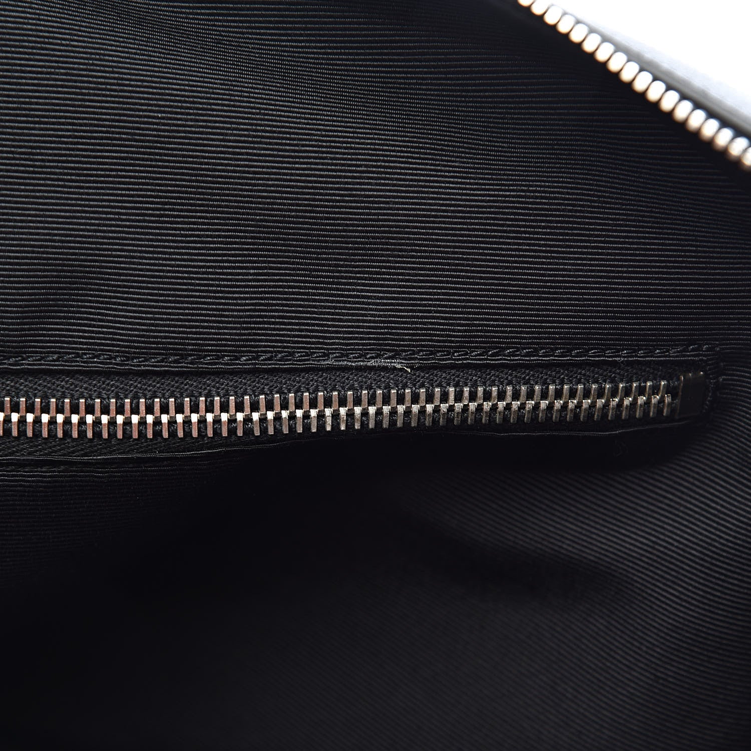 Saint Laurent Grain De Poudre Classic Duffle 24 Black 9 of 15
