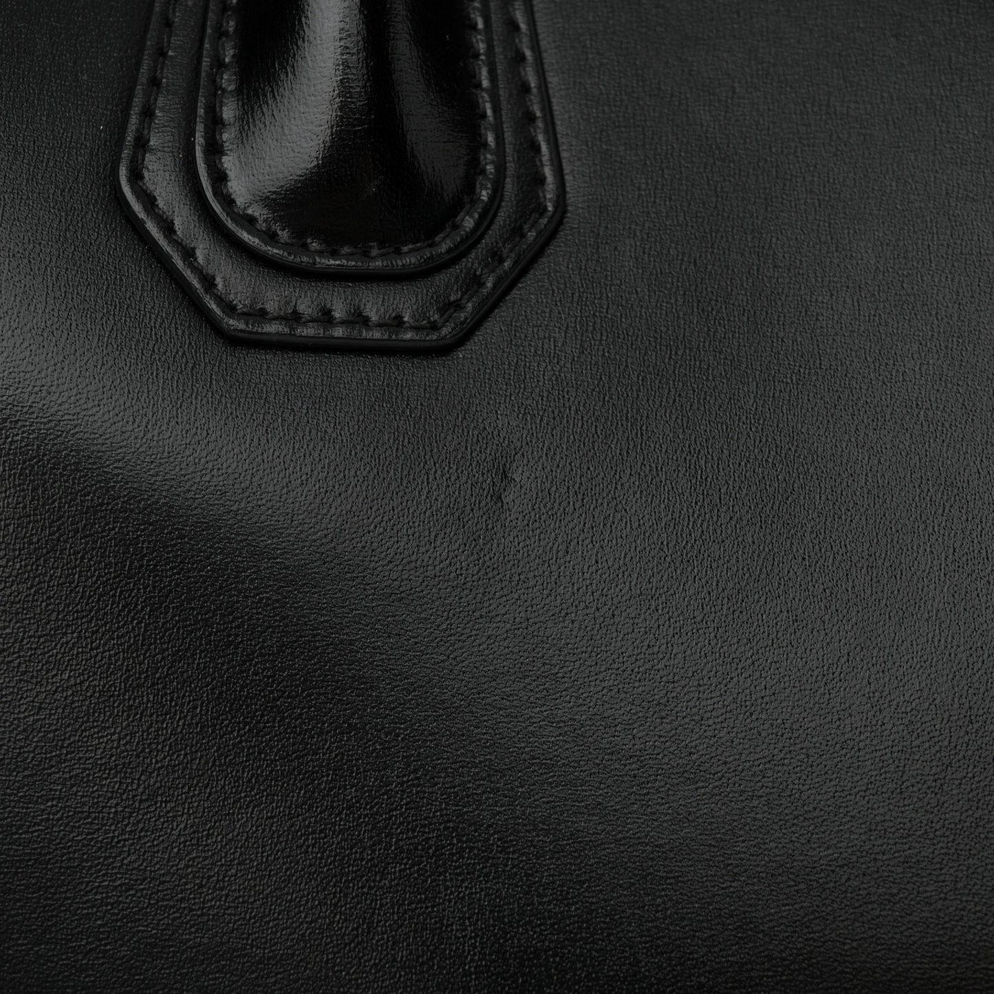 Shiny Lord Calfskin Small Antigona Black