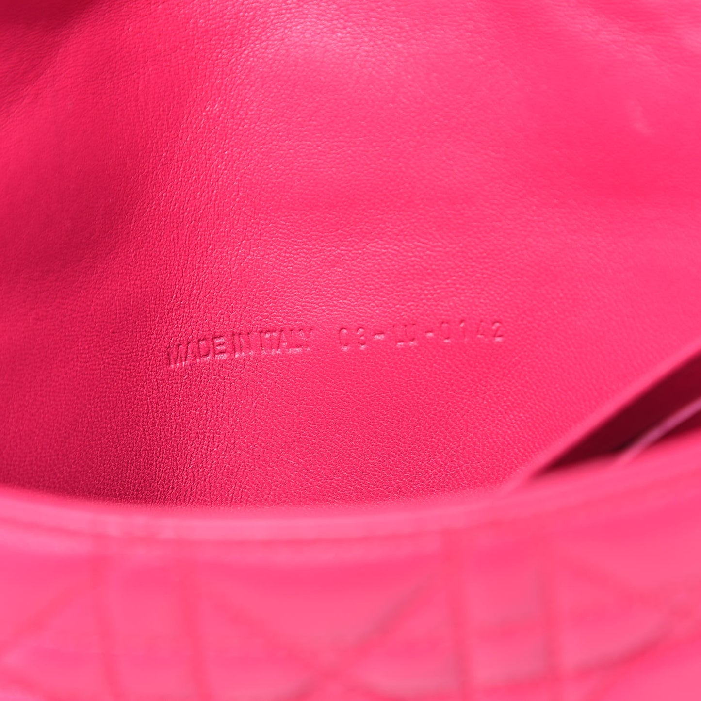 Lambskin Cannage New Lock Pouch Fuchsia