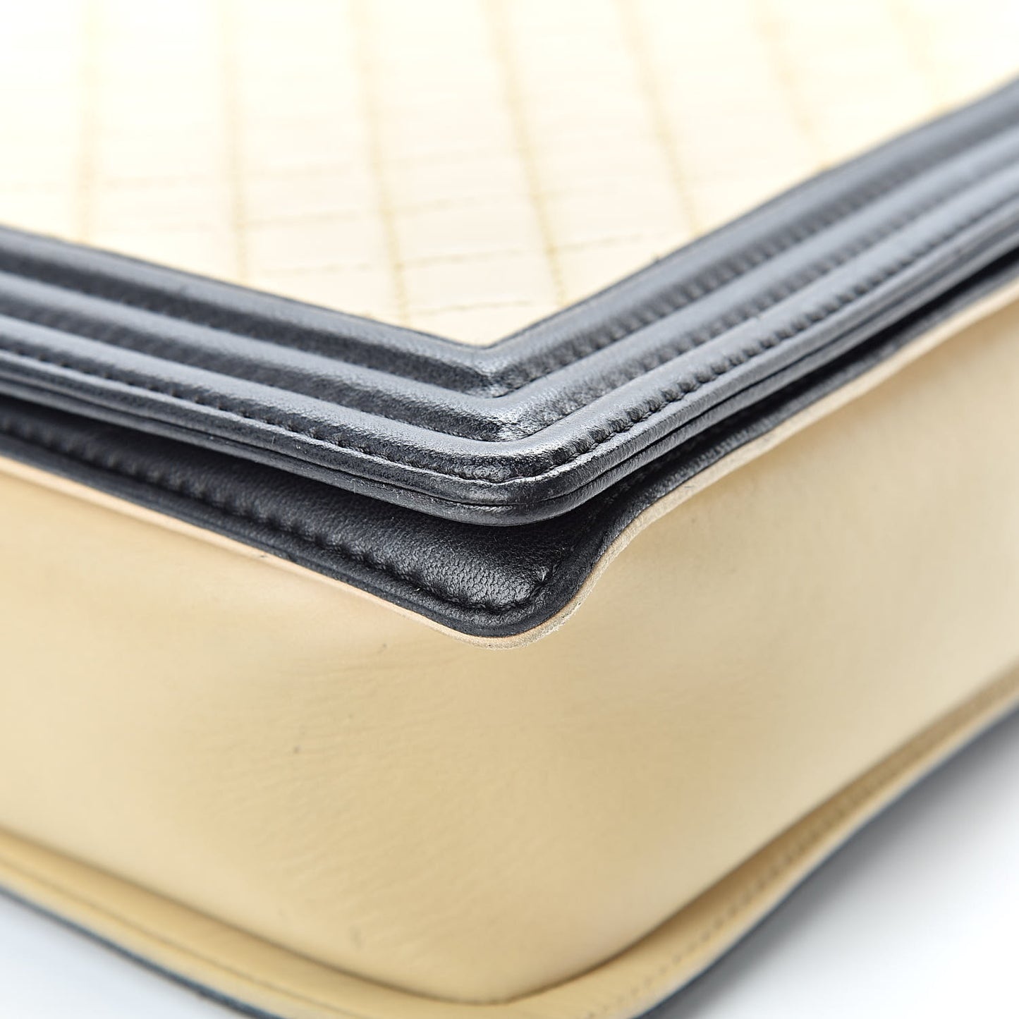 Lambskin Quilted Large Boy Flap Beige Black