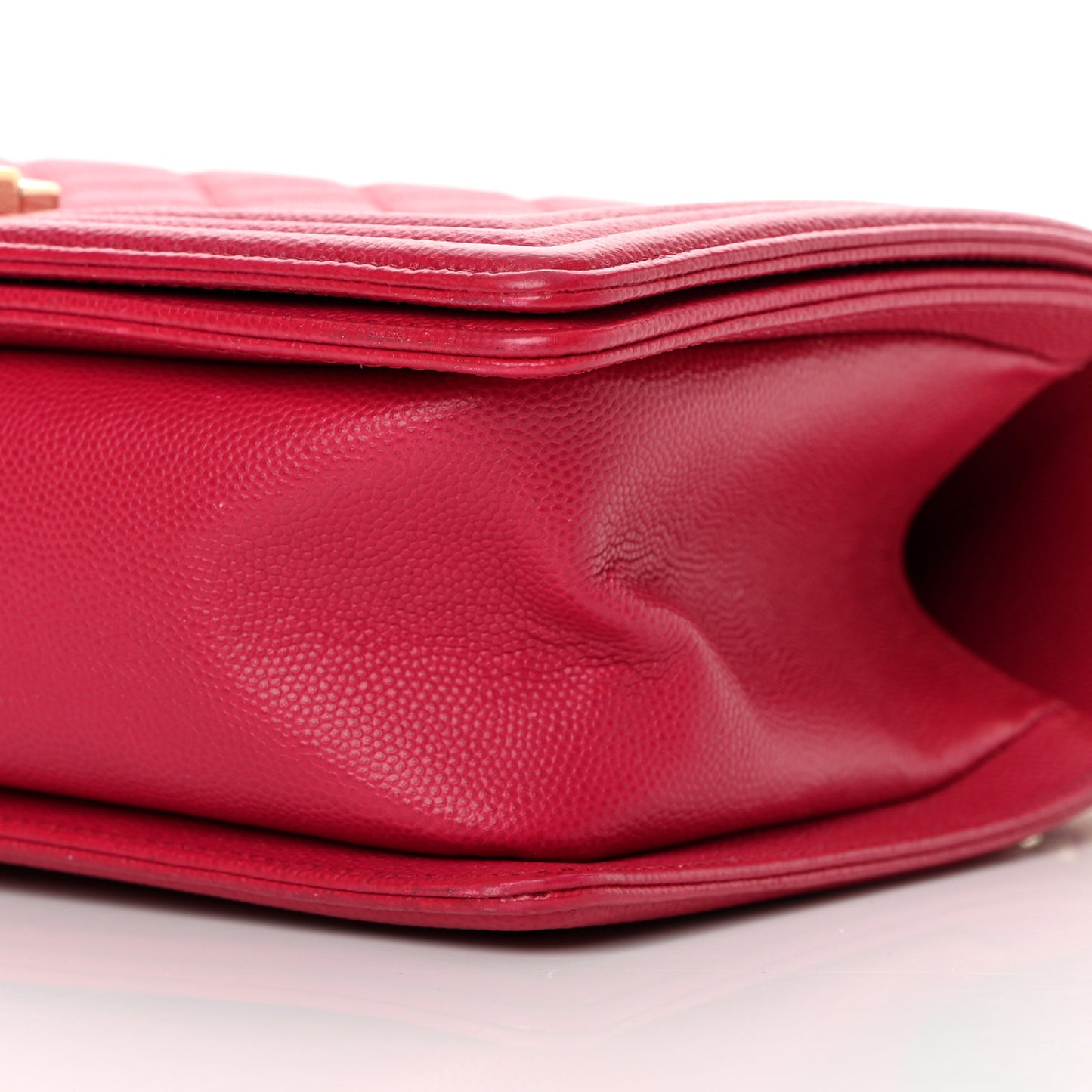 Caviar Quilted Medium Boy Flap Fuchsia