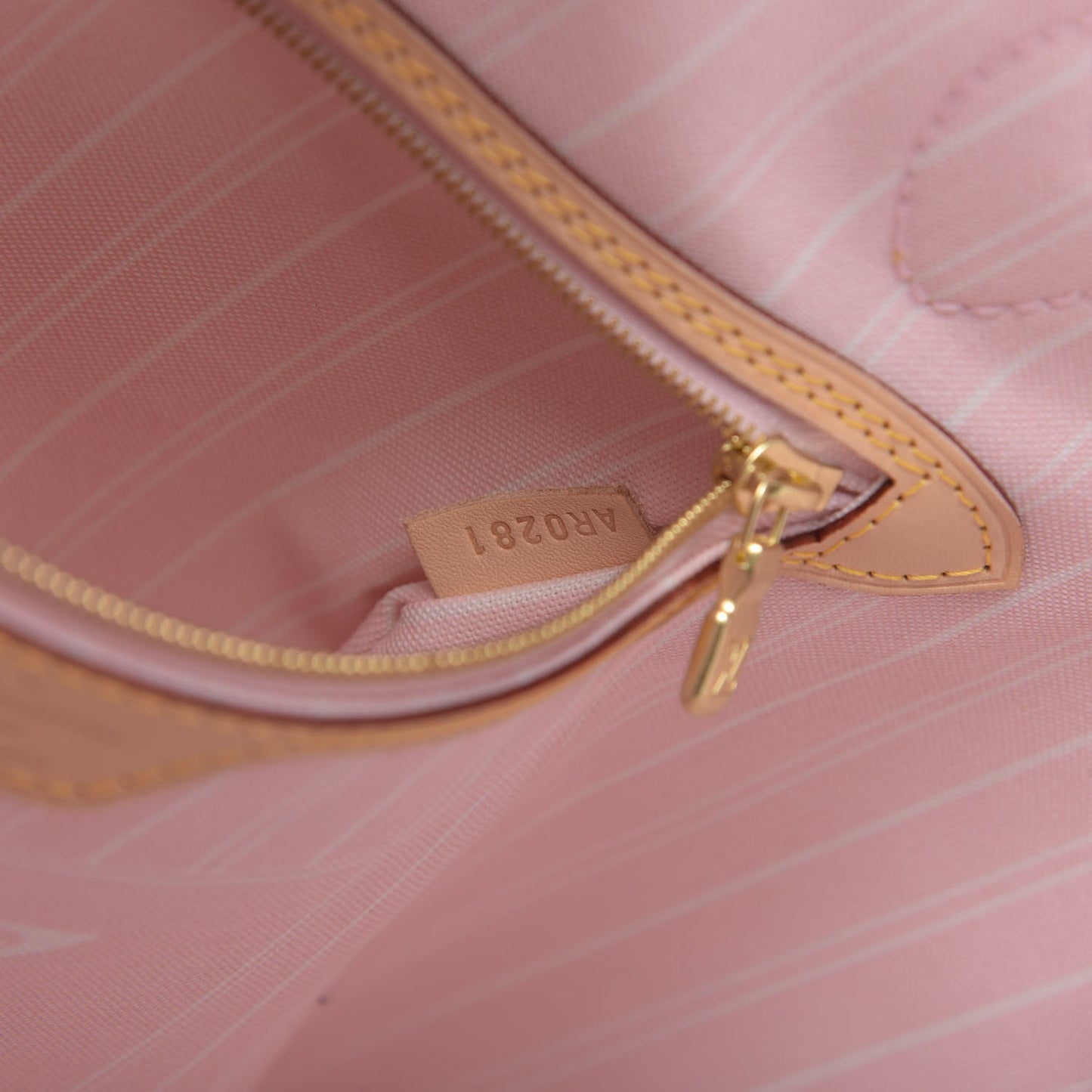 Monogram Giant By The Pool Neverfull MM Light Pink