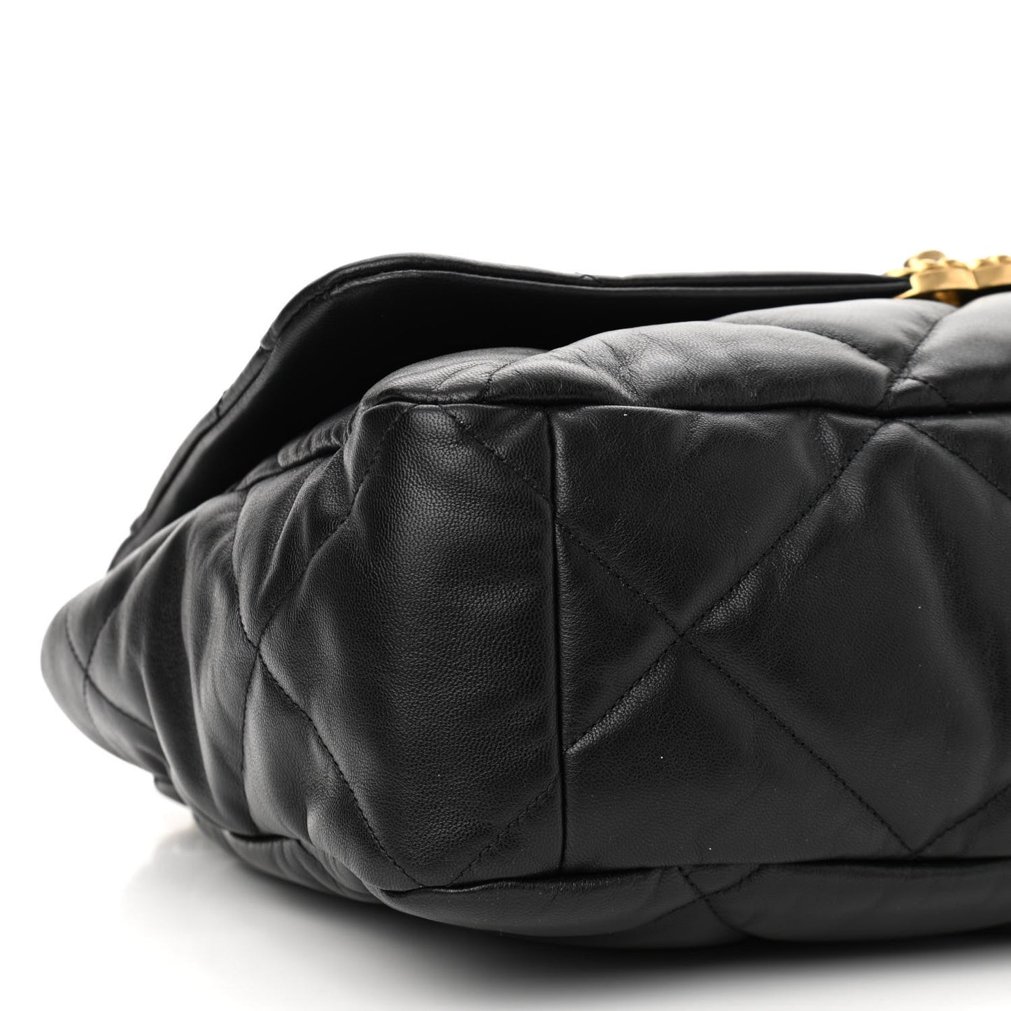 Lambskin Quilted Maxi Chanel 19 Flap Black