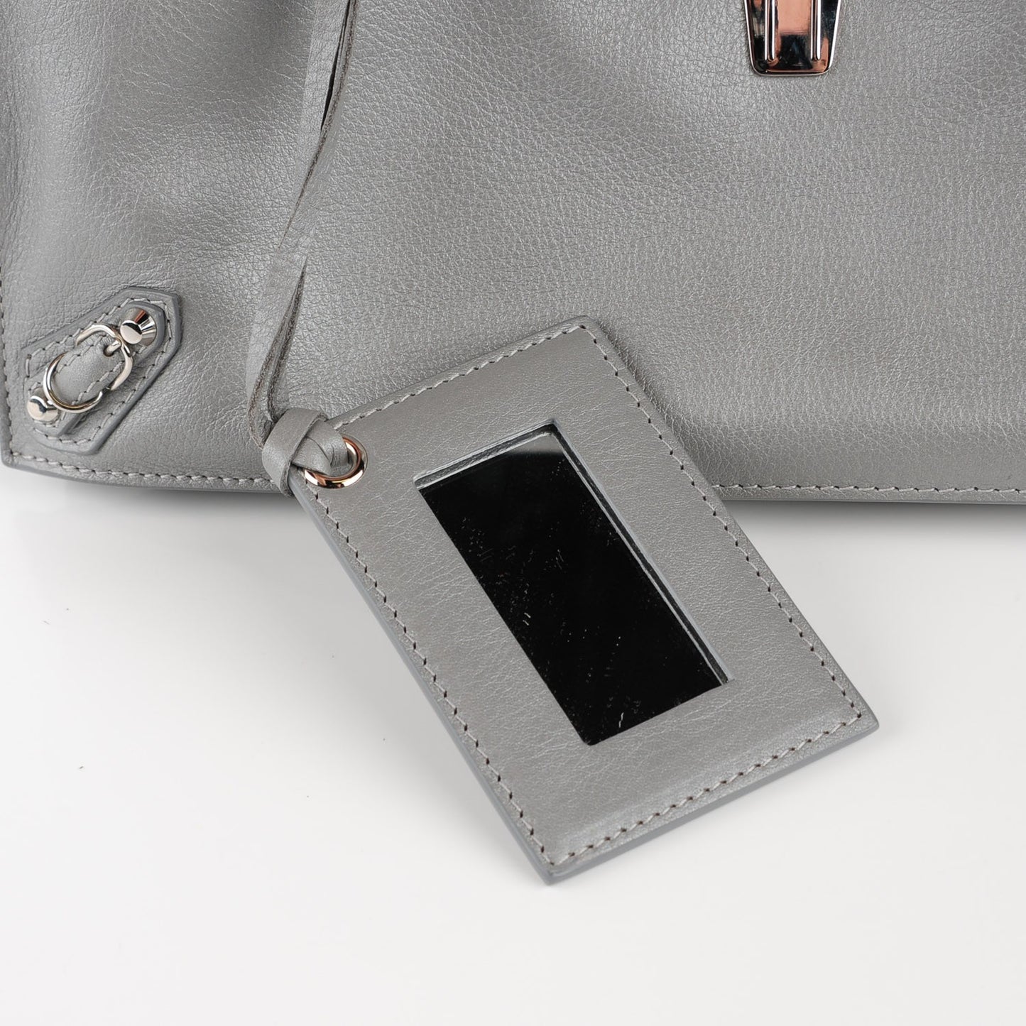 Veau Papier Sight Clutch Gris Metal