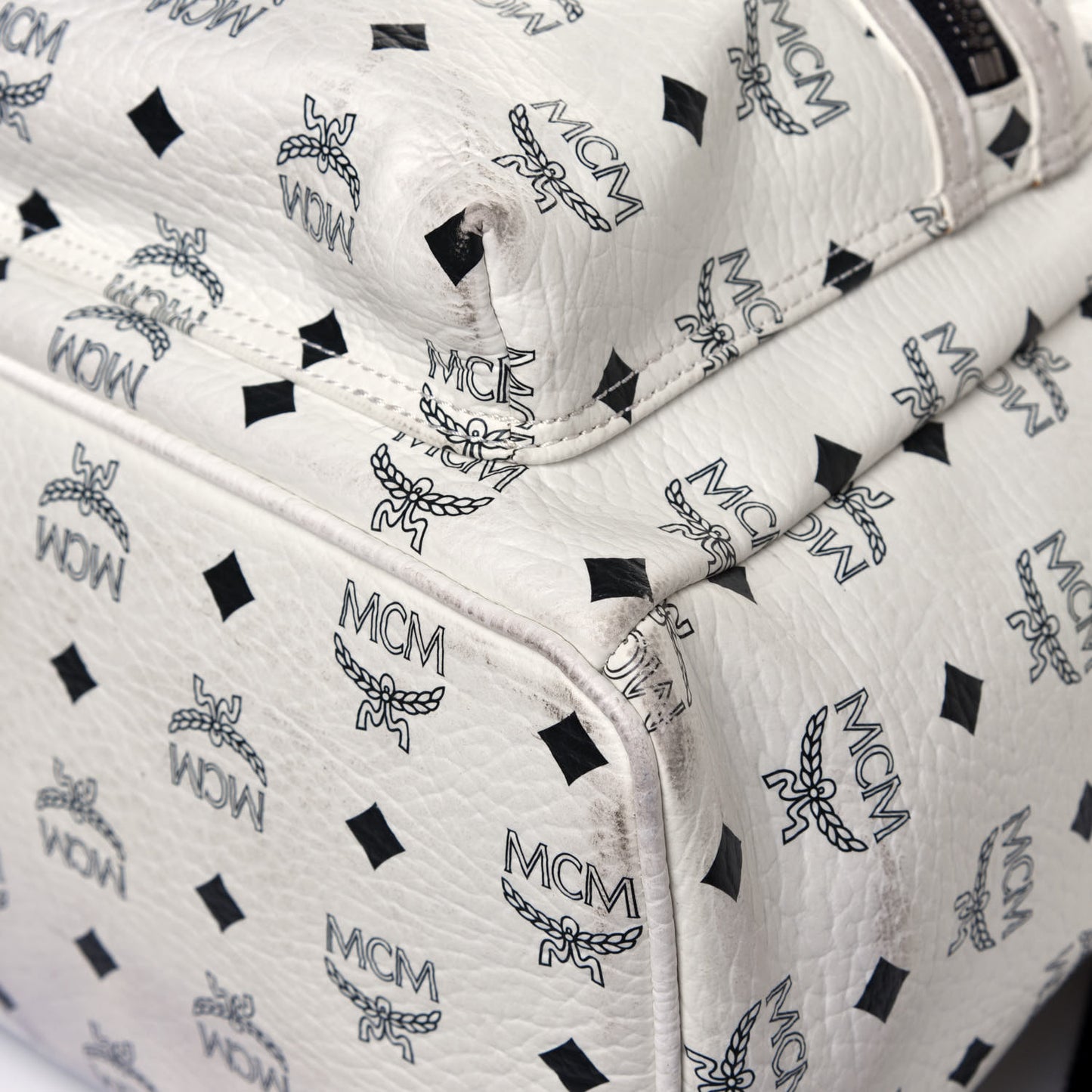 Visetos Medium Studded Stark Backpack White