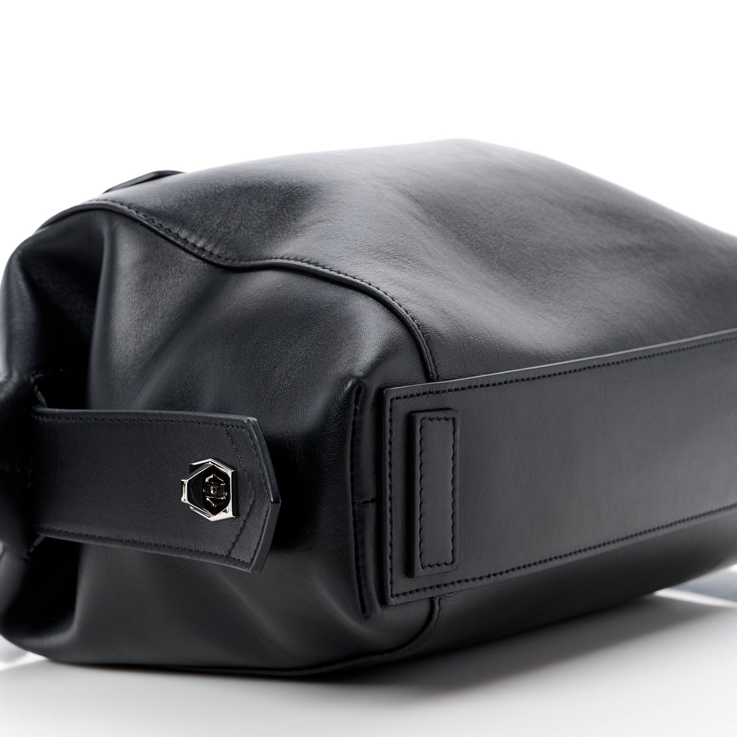 Smooth Calfskin Small Soft Antigona Black