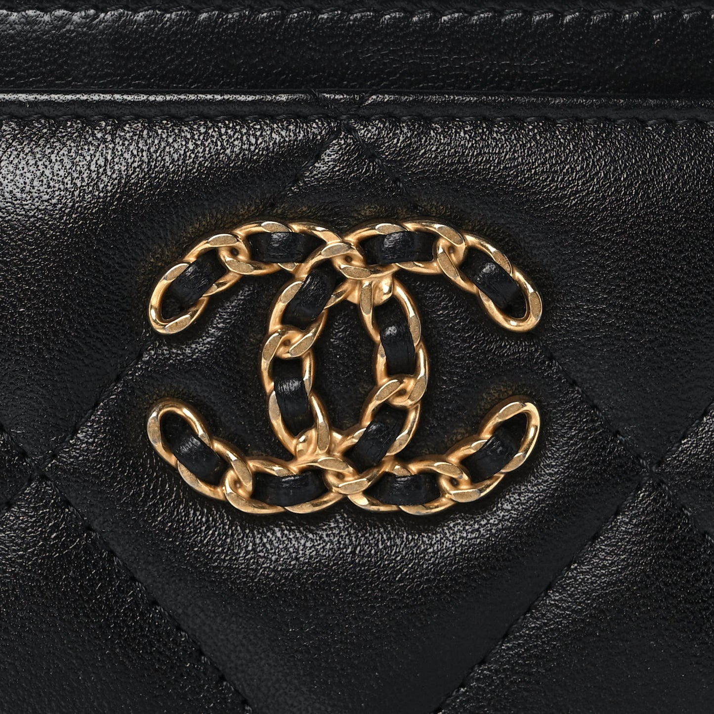 Lambskin Quilted Chanel 19 Card Holder Black