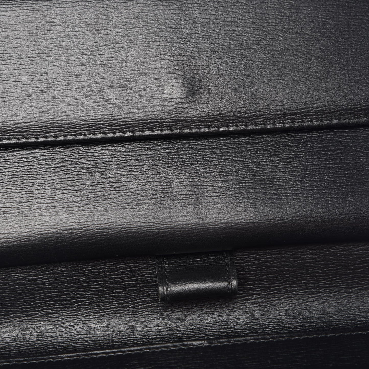 Epi Porte Tresor International Wallet Black
